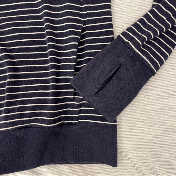 🐶Uniqlo Ladies Navy Striped Hoodie Small - Picture 6 of 7